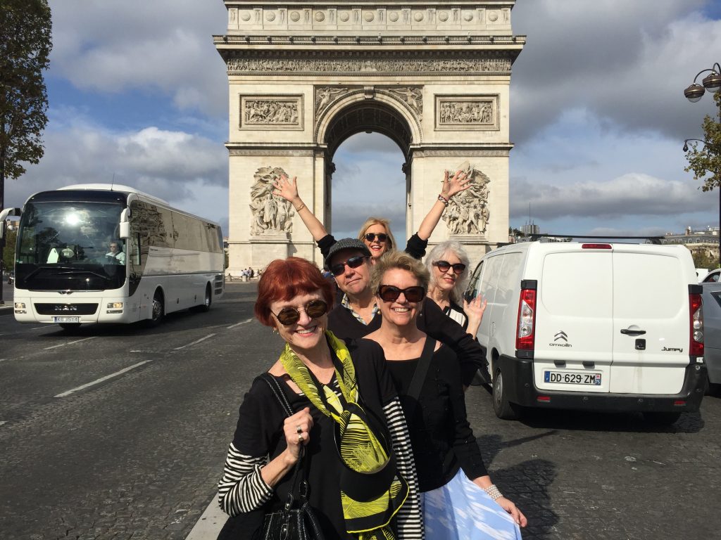 Guided-Tours-Paris-France-With-Friends